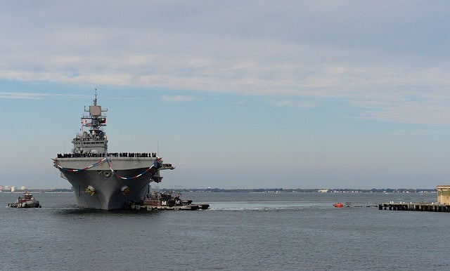 The Best Photos of the USS George H.W. Bush's Homecoming 3 The Best Photos of the USS George H.W. Bush's Homecoming
