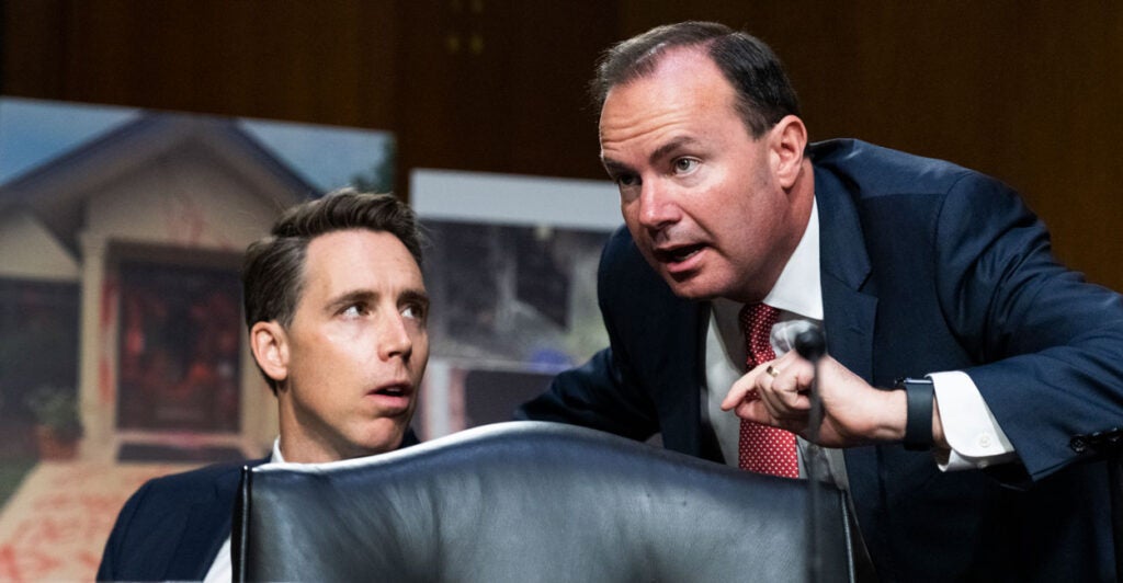 Sens. Josh Hawley (L) and Mike Lee (R)