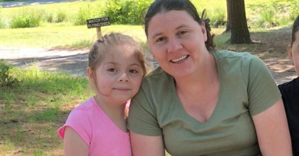 The now-deceased Maria Santos Pleitez, 42, and her daughter, Dayanara Cortes, 11.