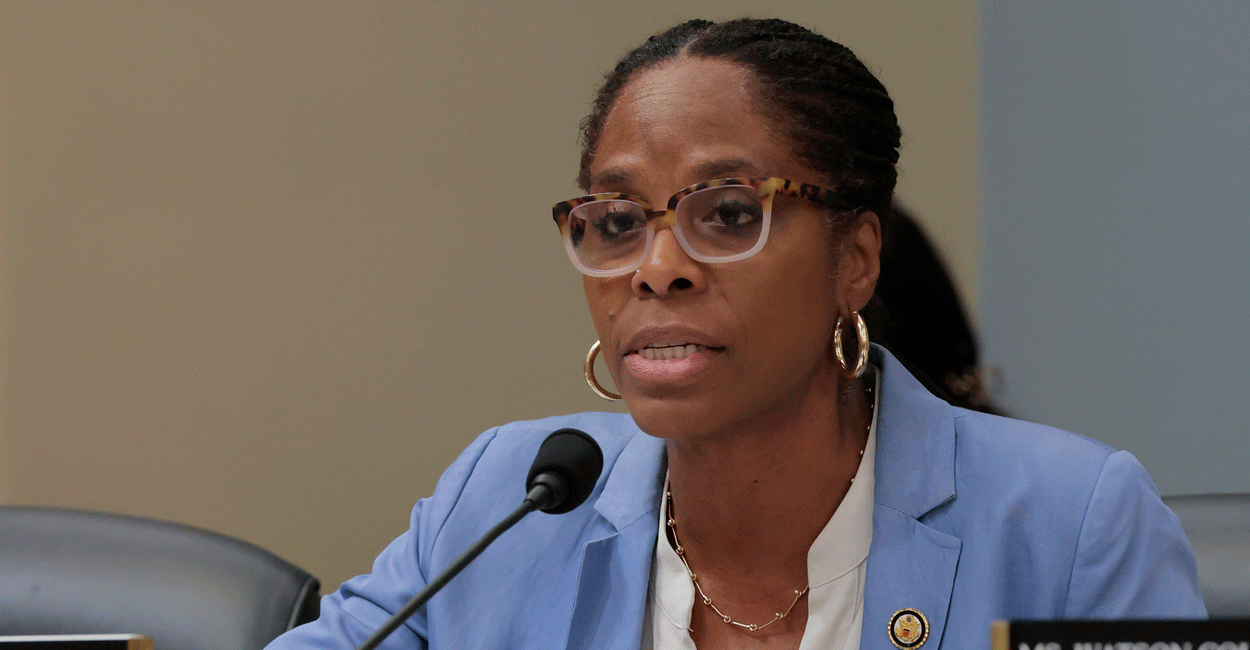 Democrat Congresswoman Faces Censure for Texts With Epstein
