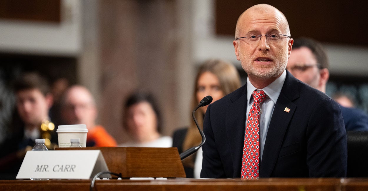 Democrat Senators Criticize FCC Head Over Threats to Kimmel Show