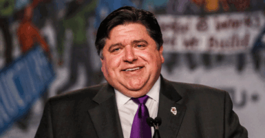 llinois Governor J.B. Pritzker delivers remarks at the North America's Building Trades Unions (NABTU) 2019 legislative conference in Washington, U.S., April 9, 2019. REUTERS/Jeenah Moon