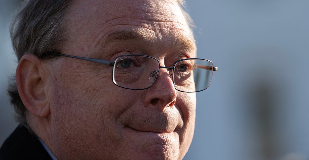 The Tale of 2 Kevins: What the Fed Chair Candidates' Backgrounds Reveal About If They'll Cut Interest Rates