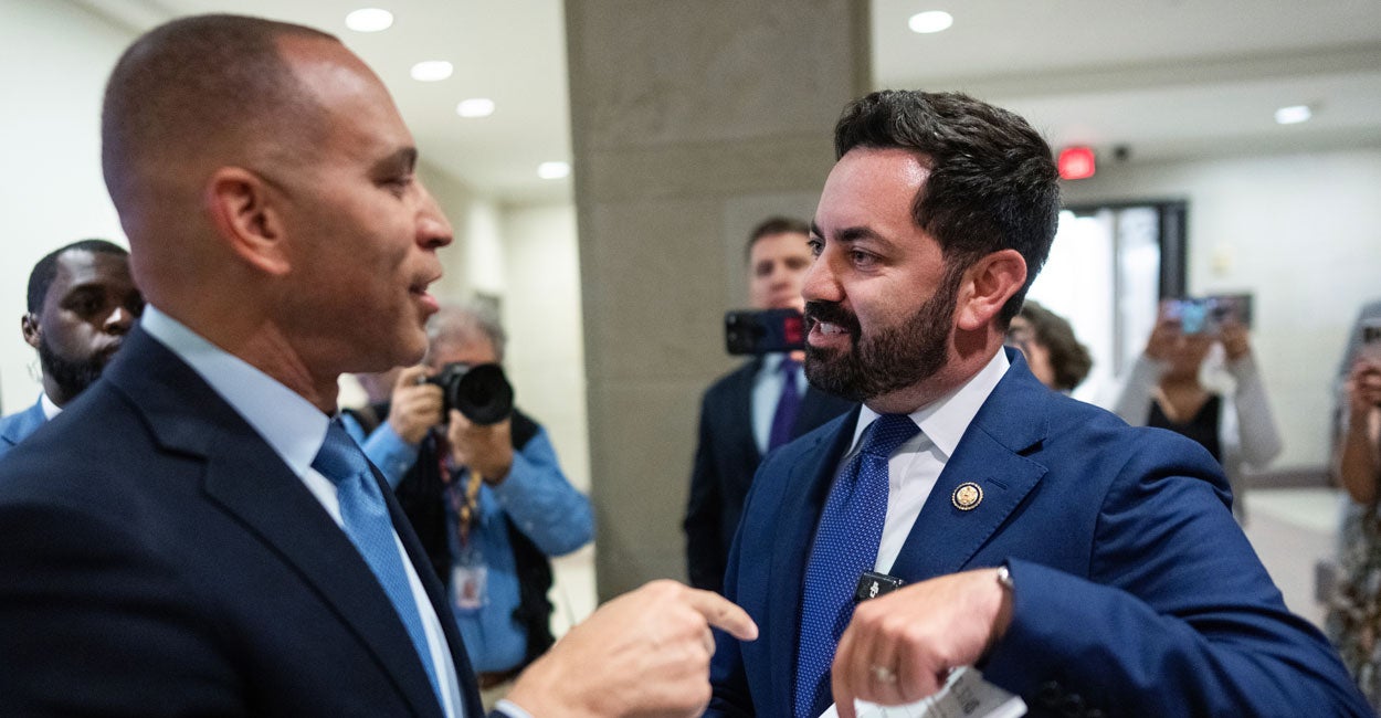 New York Judge Orders Redrawn House Map, Dems Applaud