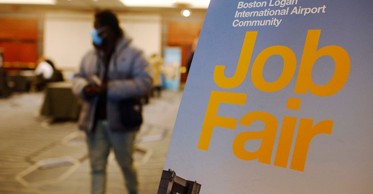 US Weekly Jobless Claims Fall More Than Expected Amid Labor Market Stability