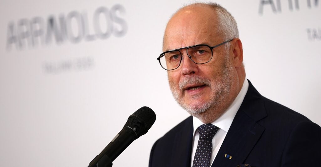 Man speaking in a microphone