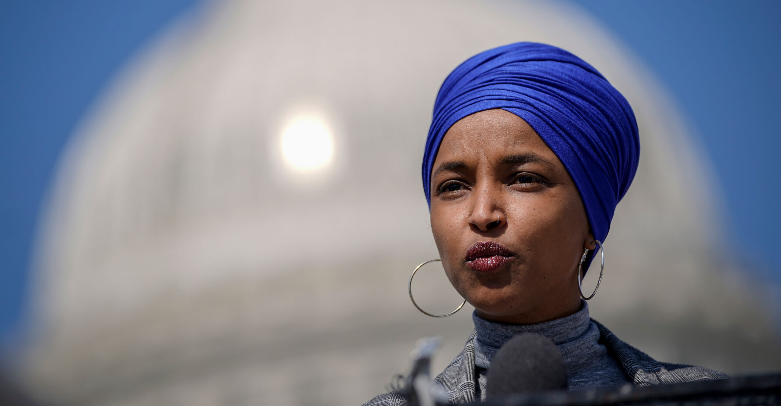 Pelosi Thanks Omar for Clarifying Statement Criticized for Equating US, Israel With Terrorist Groups