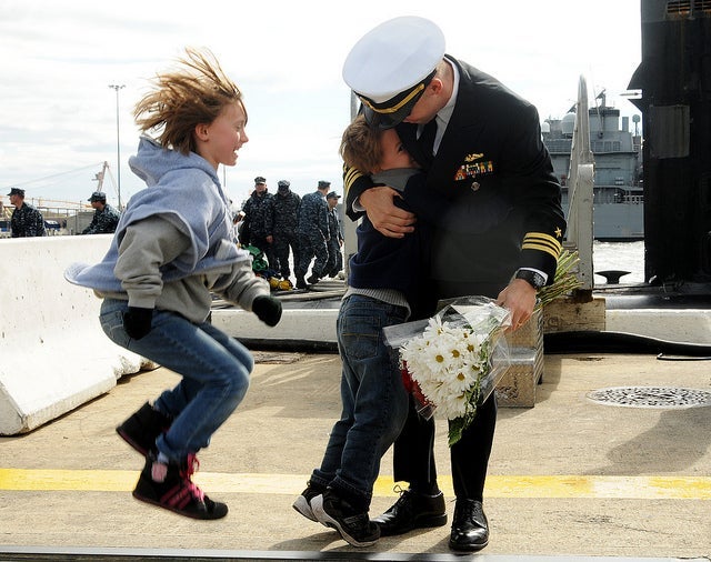 The Best Photos of the USS George H.W. Bush's Homecoming 2 The Best Photos of the USS George H.W. Bush's Homecoming