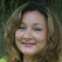 Portrait of Leslie Dean