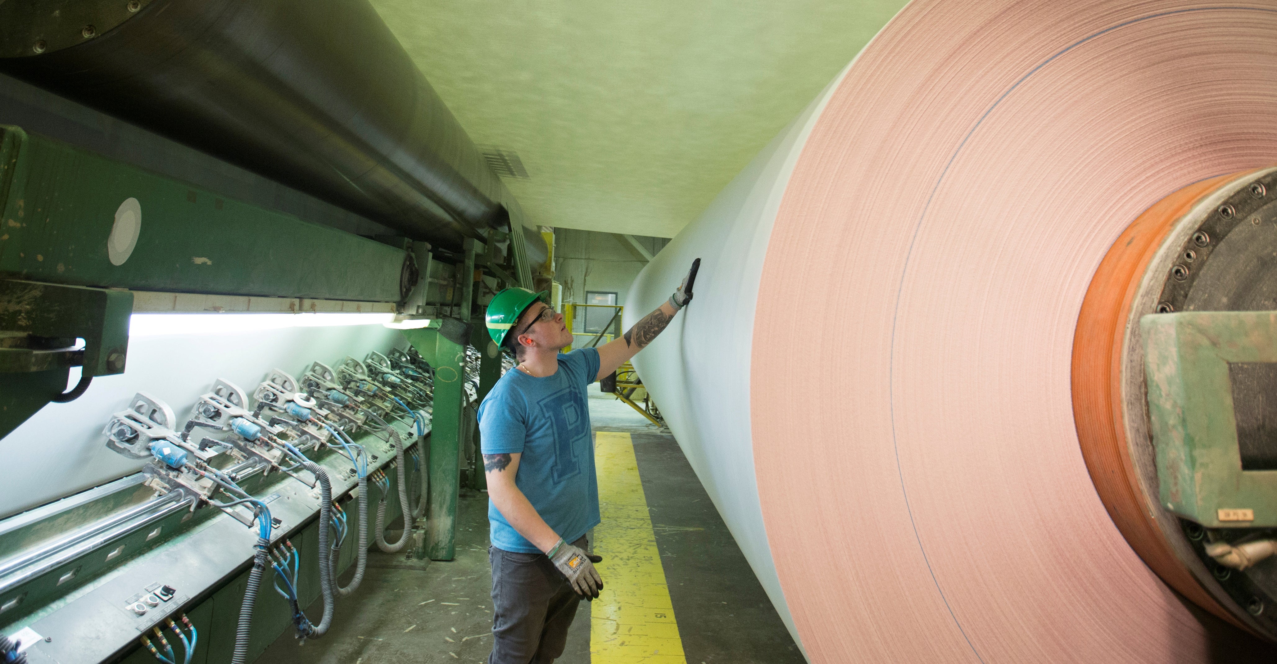 Newspapers Win as Trade Commission Spikes Tariffs on Canadian Newsprint