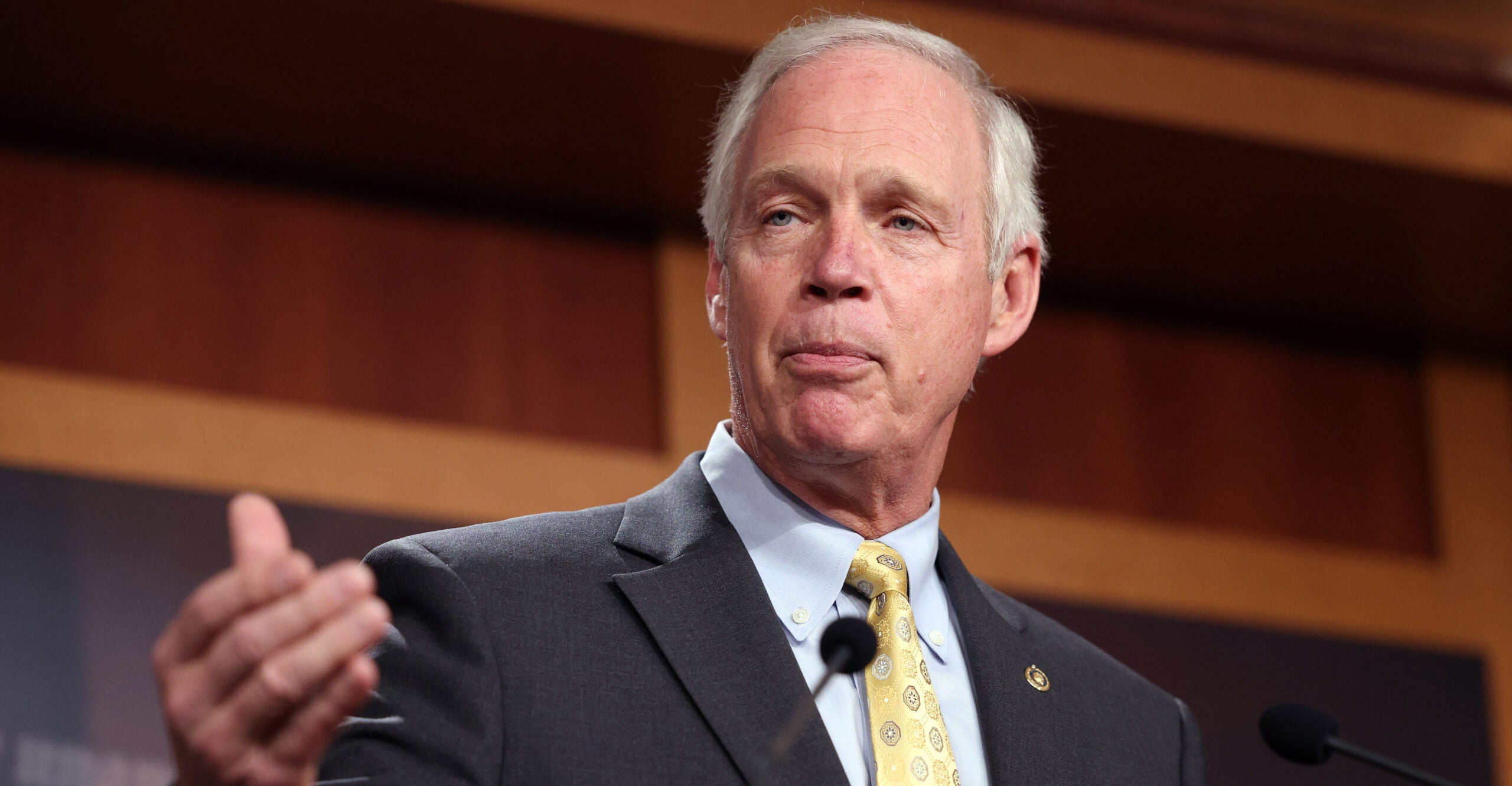 Sen. Ron Johnson: Biden’s Vaccine Mandate Meets ‘Definition of Insanity’